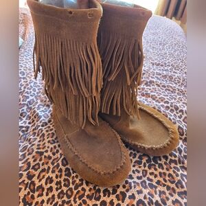 Minnetonka Brown Suede Fringe Boots 8